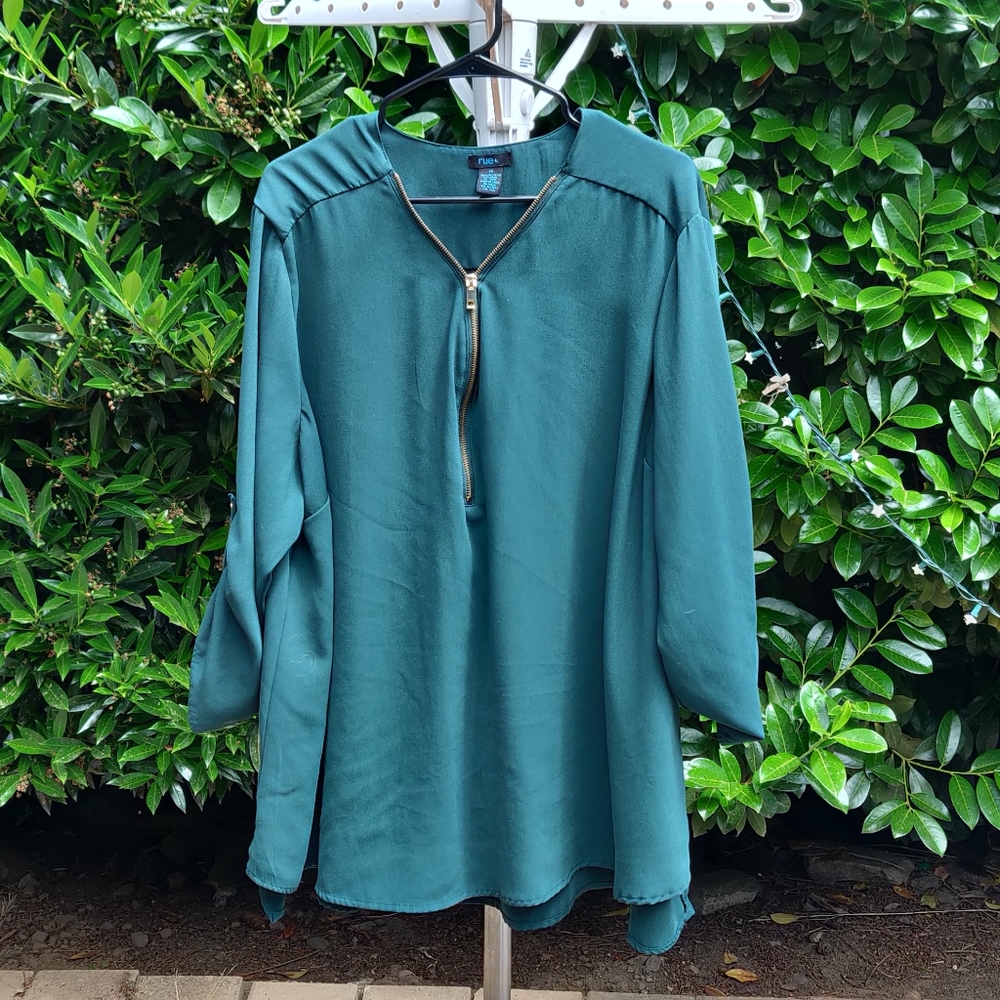 Green blouse - Like new